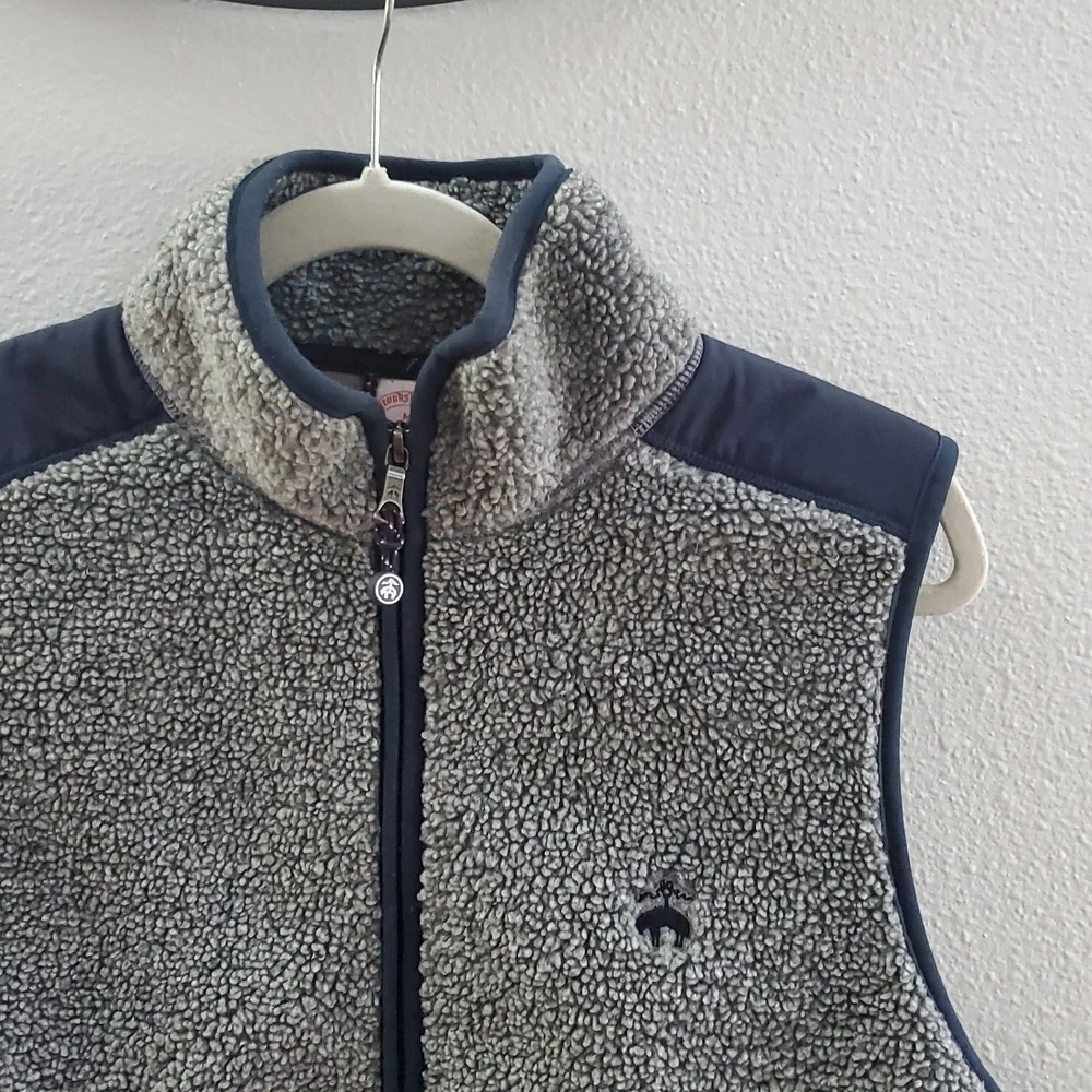 Brooks Brothers Teddy Fleece Vest - Picture 2 of 8